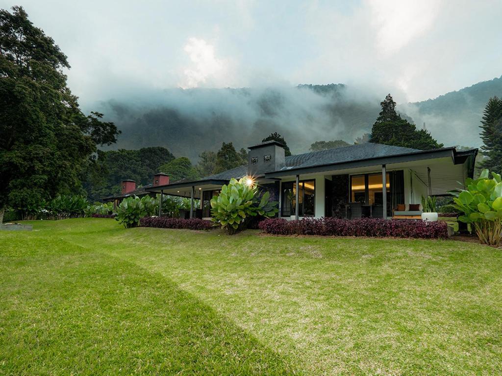 Handara Golf & Resort Bali Бедугул Екстериор снимка